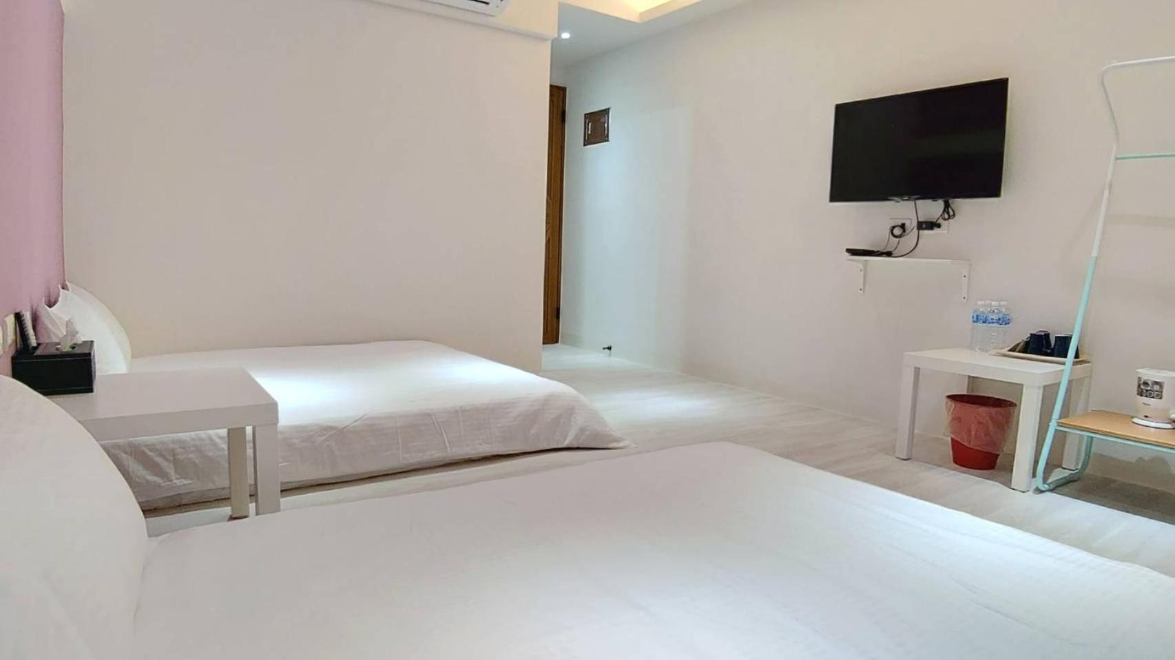 No.14 Hotel Tainan Buitenkant foto