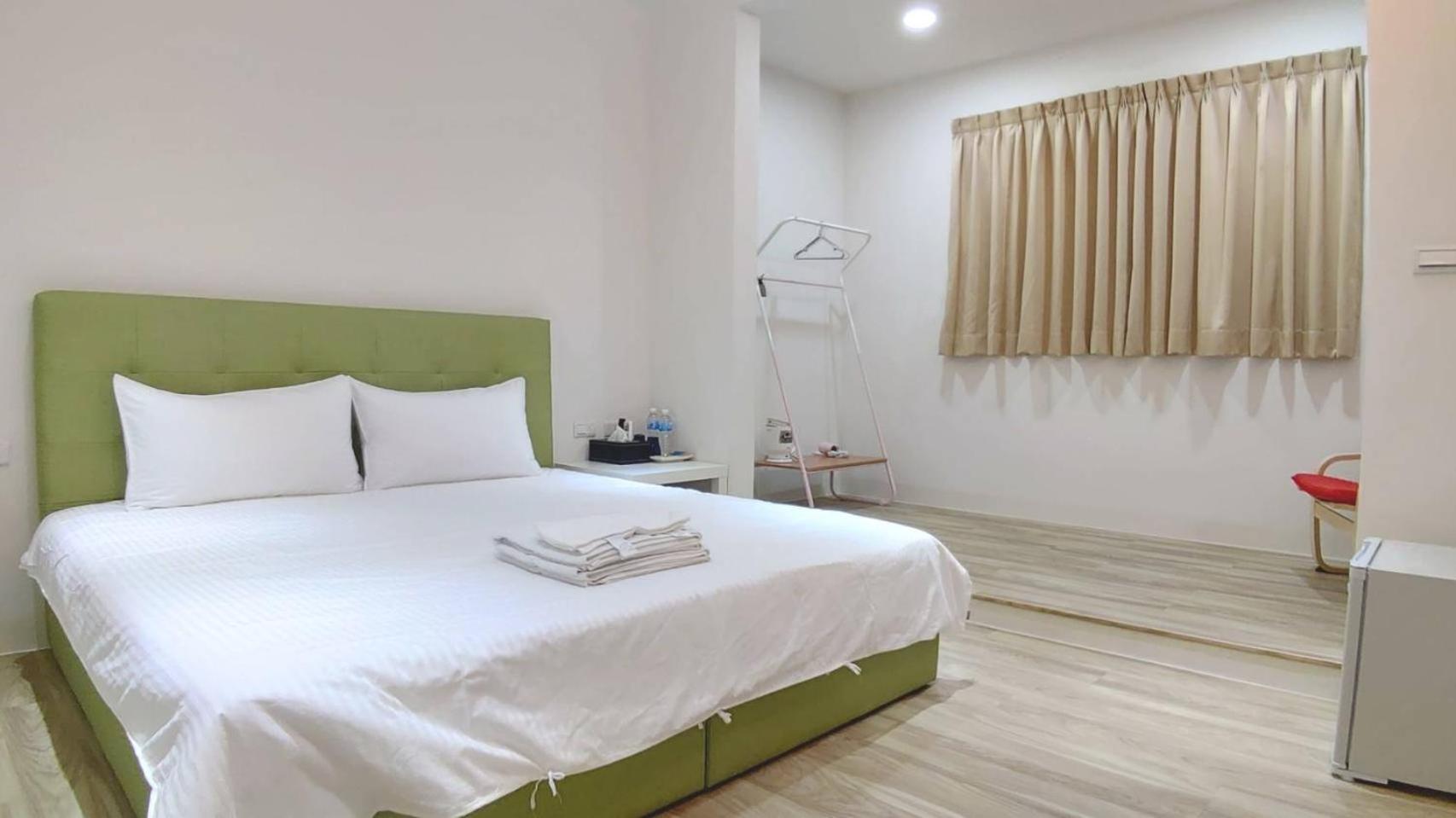 No.14 Hotel Tainan Buitenkant foto